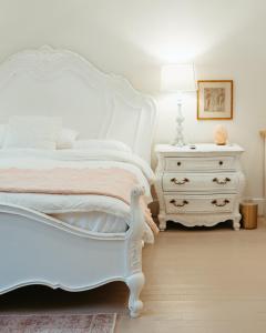 Warner Hotel - Payment Information