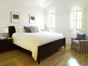 White Elephant Hotel - Booking Your Stay