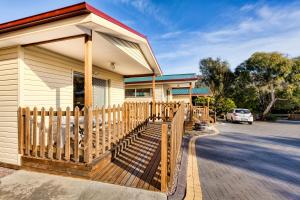 Wintersun Gardens Motel - Children and Families