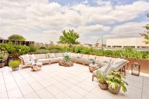 1 Hotel Mayfair - Nearby Attractions and Activities