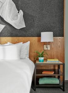 21c Museum Hotel Louisville - Booking Your Stay