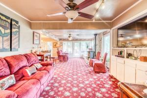 A Bed of Roses - Booking Your Stay