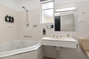 Adelaide Paringa - Check-in, Check-out, and Policies