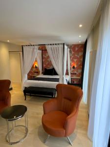 Alp De Veenen Hotel - Contact and Languages