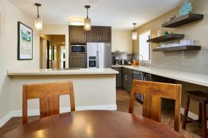 Aston Waikiki Beach Tower - Booking Details