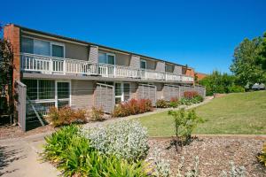 Bathurst Studio Apartments - Languages and Payment