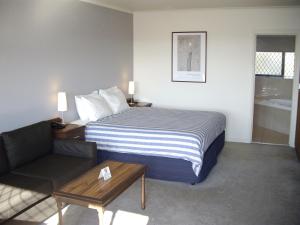 Best Western Plus The Tudor Box Hill - On-Site Dining Experience