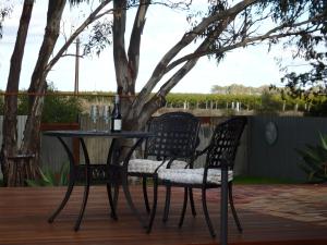 Blue Wren Studio Apartment - Booking and Policies