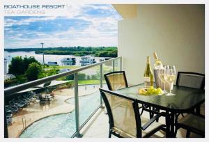Boathouse Resort (Water Front) - Questions About Your Stay