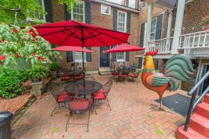 Bourbon Manor Bed & Breakfast Inn - Booking Your Stay
