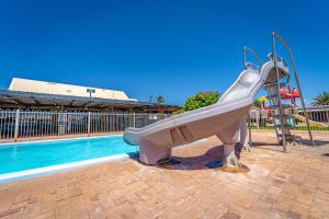 Carnarvon Motel - Water Sports and Entertainment