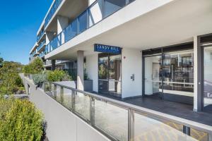 Caroline Serviced Apartments Sandringham - Management and Legalities