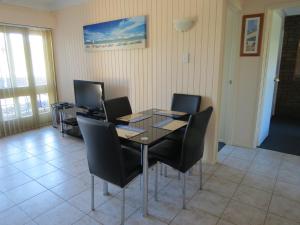Chapman Court - Booking and Reservations