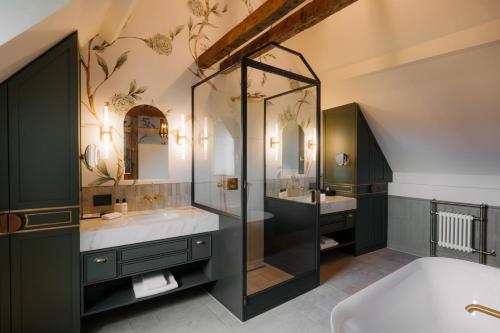 Château Neercanne - Oostwegel Collection, Member of Relais and Châteaux - Questions About Staying Here