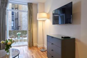 Cheval Harrington Court at South Kensington - Nearby Attractions and Activities