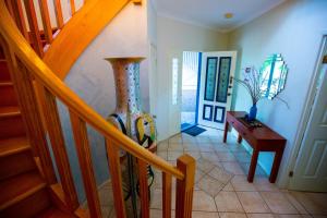 CLOUD 9 - Cliff Top Eagle Heights - Highlights and Features