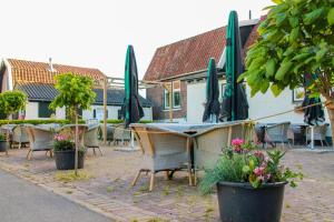 Coat of Arms of Middelie - Payment Methods