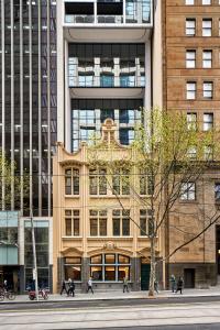 Collins House Apartments by CLLIX - Nearby Attractions