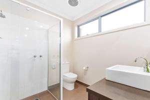 Comfort Inn & Suites Warragul - Accessibility and Services