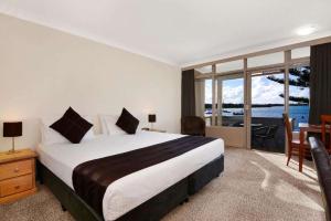 Comfort Resort Waters Edge - Questions About Your Stay