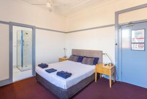Commonwealth Hotel - Surrounding Area