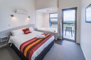 Cosy Corner Sea View Apartments - Booking Information