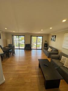 Cowell Townhouse Apartments - Nearby Attractions and Activities