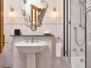 Craigs Royal Hotel - Dining and Restaurants