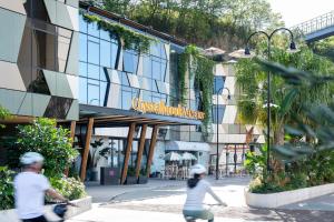 Crystalbrook Vincent - Additional Details