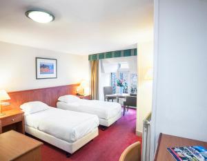 Delta Hotel City Center - Questions About Staying Here