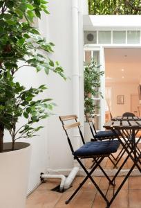 Discounted Flat W Lovely Terrace Near Kings Road - Booking and Payment