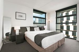 Docklands Private Collection - City Harbour Apartments - Common Questions