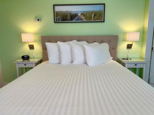 Dragonfly Guest House - Booking Your Stay