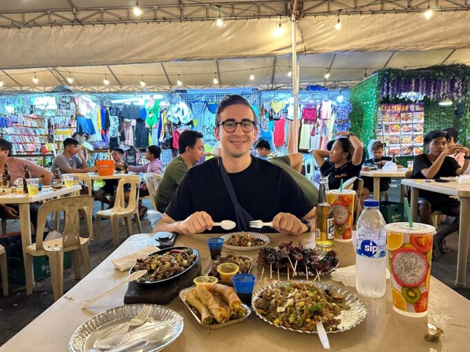 ⭐ Makati Street Food Experience With Local Guide ⭐ - Collaborative Partnerships
