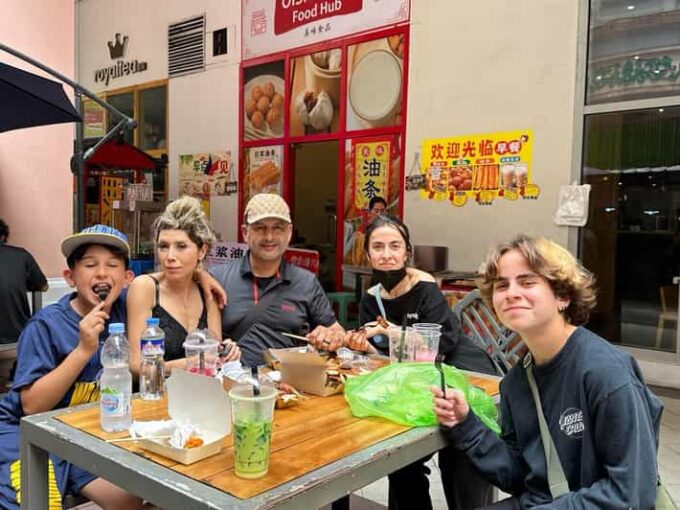 ⭐ Manila Walking Street Food and Drinks Experience ⭐ - Indulging in Filipino Street Food