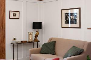 Eastview Estate - Questions About Your Stay