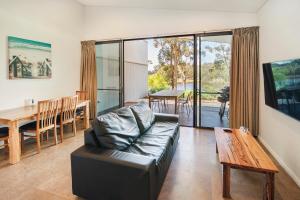 Eight Willows Retreat - Nearby Attractions and Activities