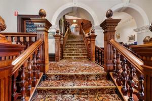 Empire Hotel Queenstown - Check-in and Policies