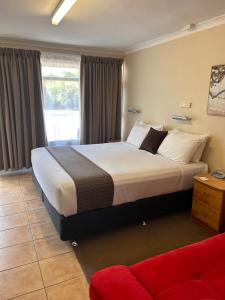 Emu Point Motel - Contact and Booking Information