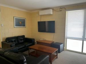Esperance Travellers Inn - Location and Accessibility
