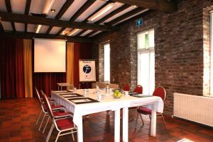 Fletcher Hotel La Ville Blanche - Questions About Staying Here