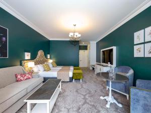 Grand Mercure Basildene Manor - Flexible Check-in and Check-out