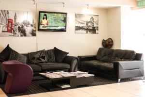 Grand Plaza Serviced Apartments - Language Proficiency