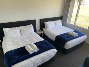 Happy Wanderer Motel Lake Boga ON THE LAKE WITH LAKE VIEWS - Unique Selling Points