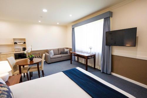 Hawkesbury Race Club Motel - The Last Word