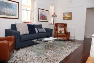 Hillside Cottage Berrima - Booking Details