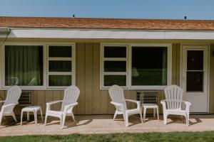 Hillside Inn - Location and Convenience