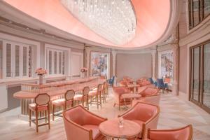 Hotel Bennett Charleston - Nearby Attractions and Accessibility