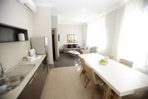 Hotel Bondi - Nearby Attractions and Activities