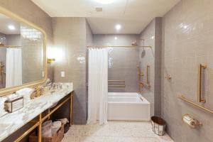 Hotel Cleo Knoxville - Booking Your Stay